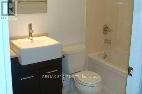 Ph203 - 770 Bay Street, Toronto, Ontario  M5G 1N6 - Photo 4 - C12439619