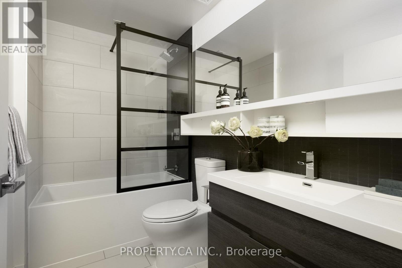 507 - 1239 Dundas Street W, Toronto, Ontario  M6J 1X6 - Photo 17 - C12439634