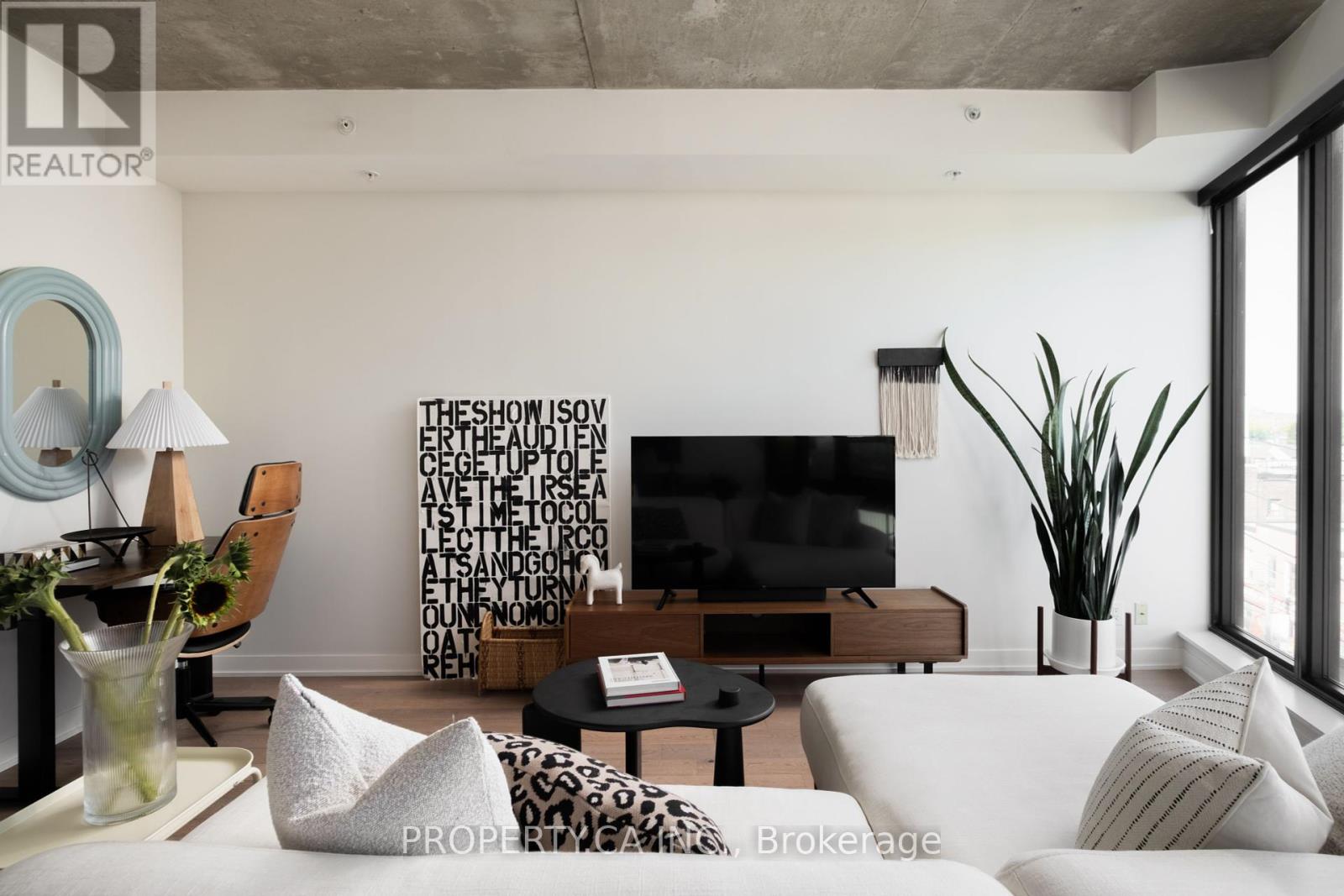 507 - 1239 Dundas Street W, Toronto, Ontario  M6J 1X6 - Photo 5 - C12439634