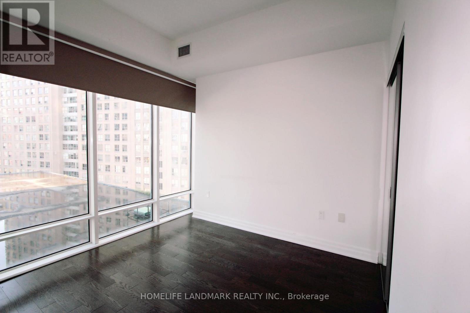1107 - 8 The Esplanade, Toronto, Ontario  M5E 0A6 - Photo 10 - C12439648