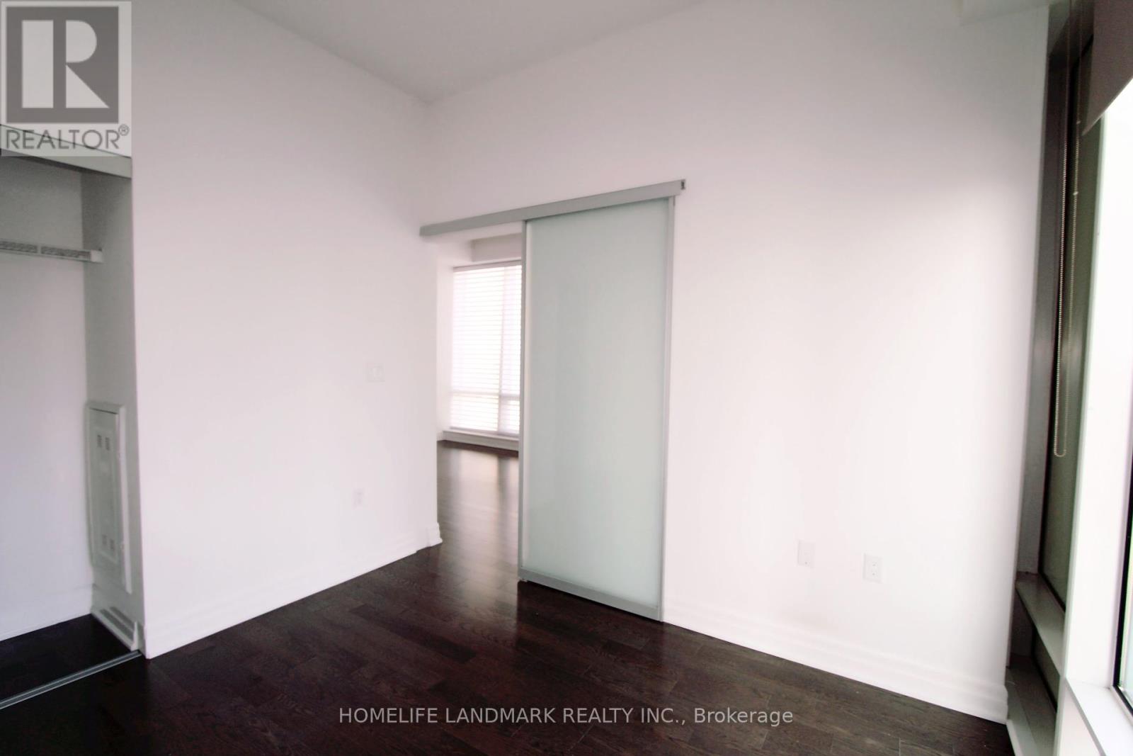 1107 - 8 The Esplanade, Toronto, Ontario  M5E 0A6 - Photo 11 - C12439648