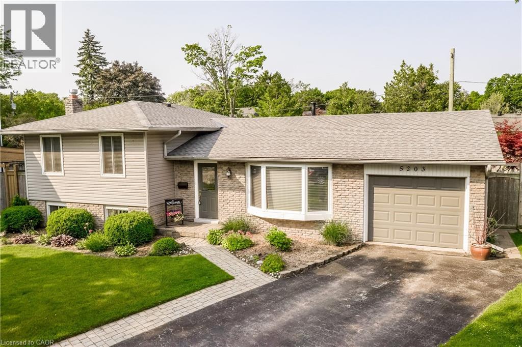 5203 BROUGHTON Crescent, Burlington, Ontario