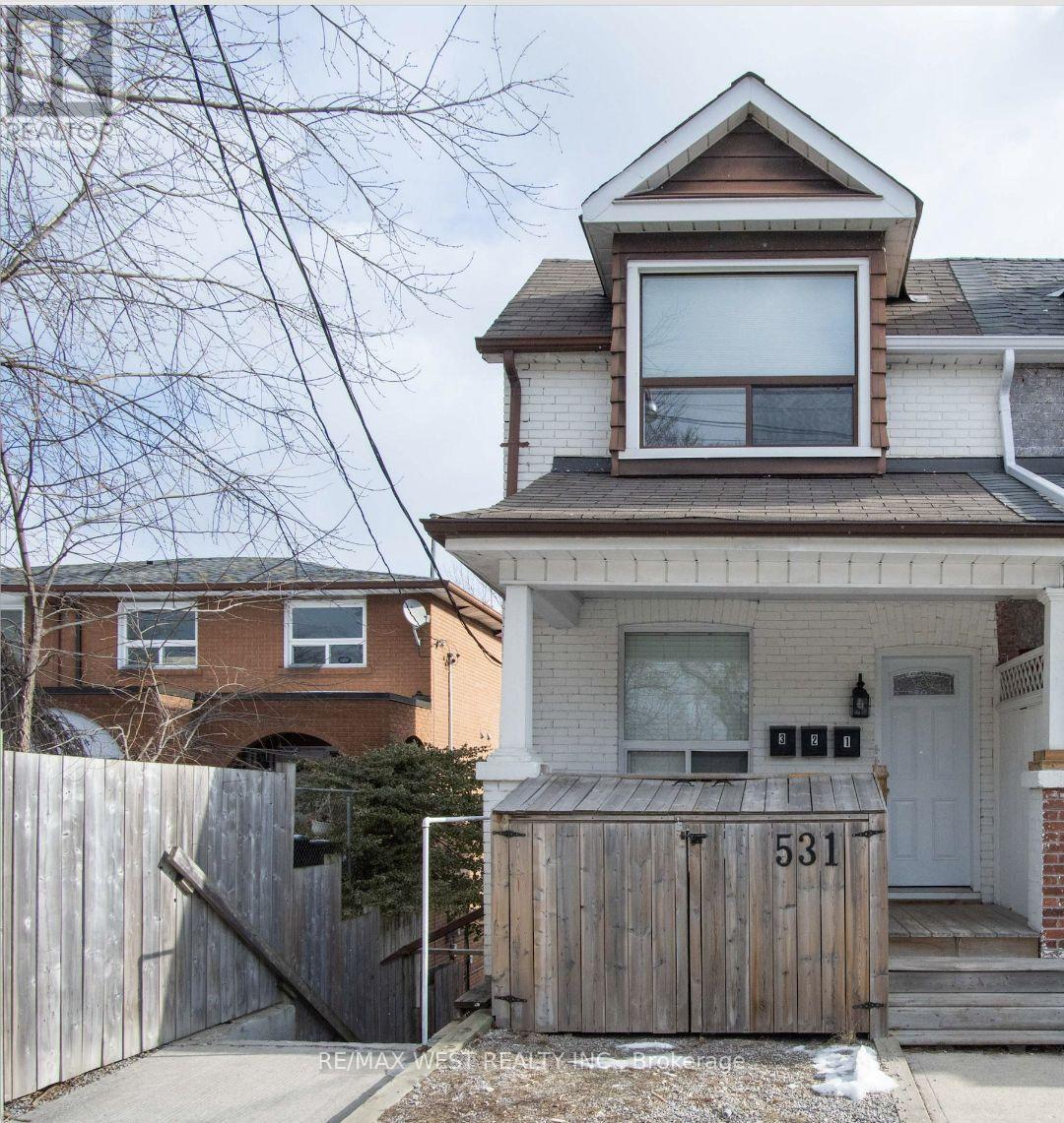 Lower Unit - 531 Woodbine Avenue, Toronto, Ontario  M4E 2H7 - Photo 1 - E12439478