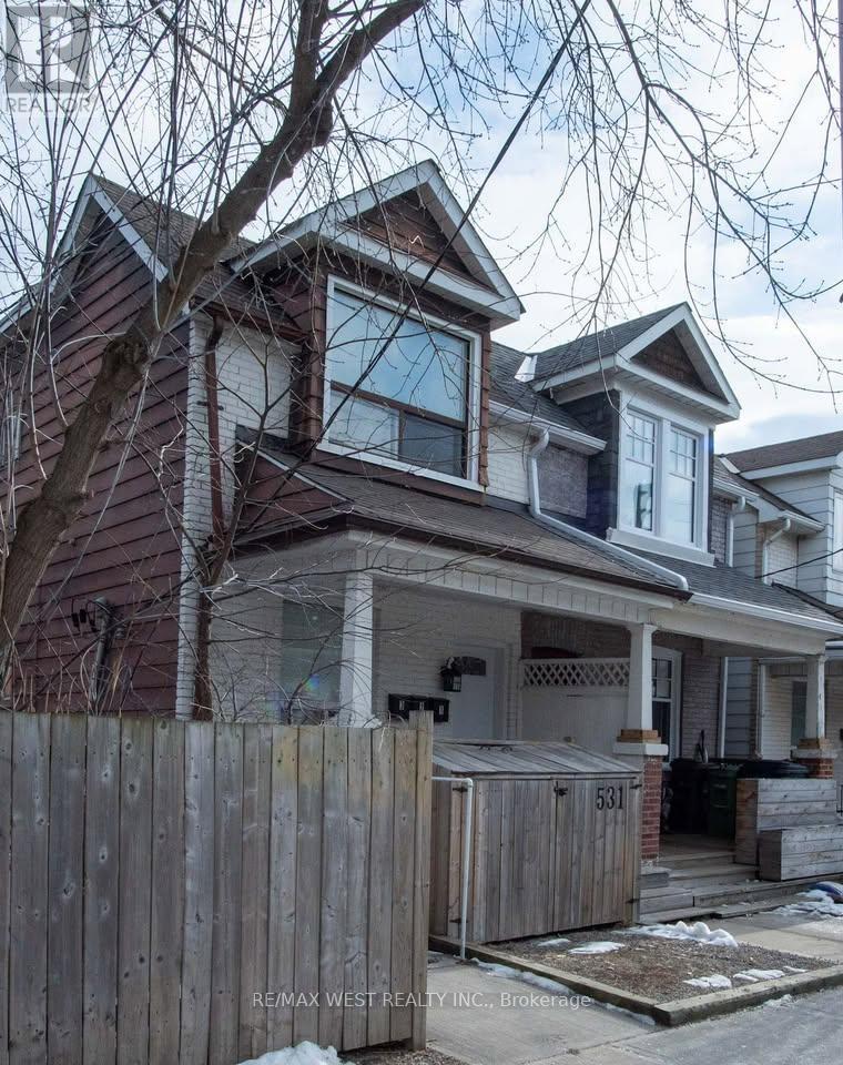 Lower Unit - 531 Woodbine Avenue, Toronto, Ontario  M4E 2H7 - Photo 2 - E12439478