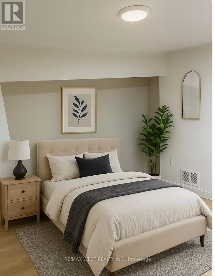 Lower Unit - 531 Woodbine Avenue, Toronto, Ontario  M4E 2H7 - Photo 9 - E12439478