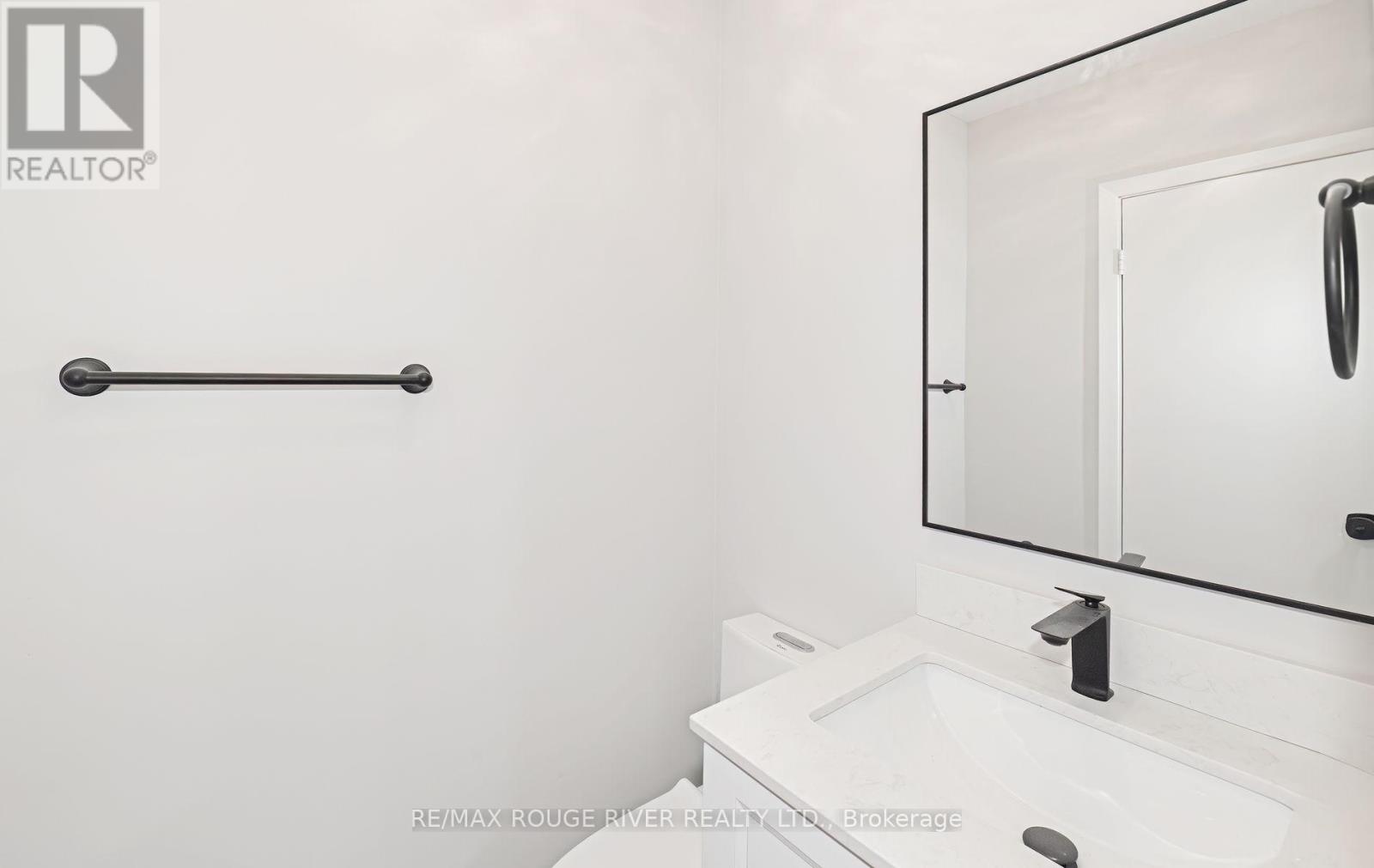 710 Kingfisher Drive, Pickering, Ontario  L1W 1X5 - Photo 10 - E12439489