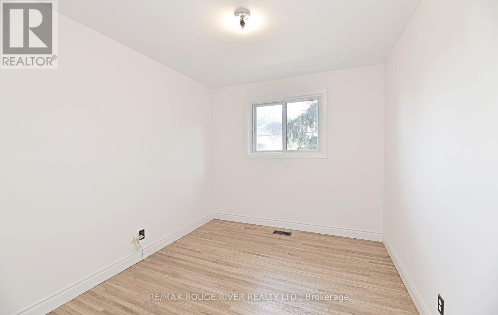 710 Kingfisher Drive, Pickering, Ontario  L1W 1X5 - Photo 13 - E12439489