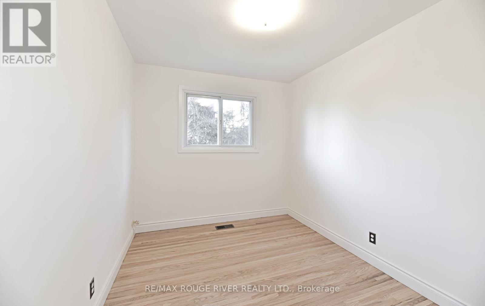 710 Kingfisher Drive, Pickering, Ontario  L1W 1X5 - Photo 15 - E12439489