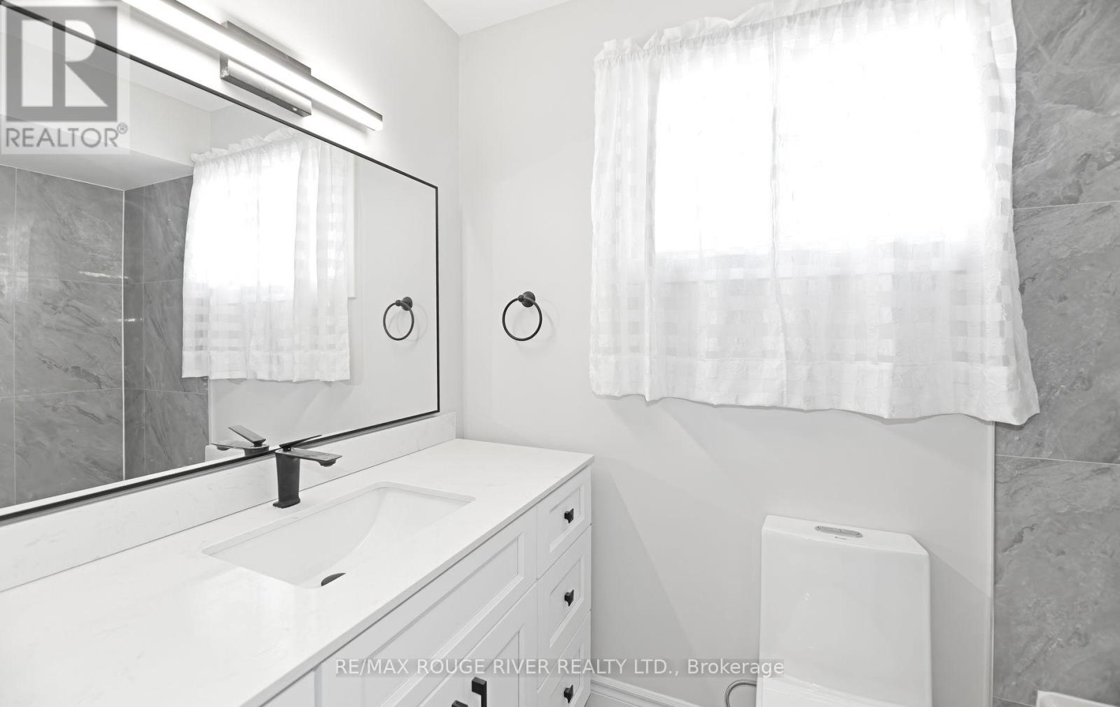 710 Kingfisher Drive, Pickering, Ontario  L1W 1X5 - Photo 17 - E12439489