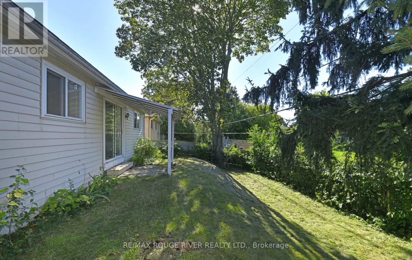 710 Kingfisher Drive, Pickering, Ontario  L1W 1X5 - Photo 21 - E12439489