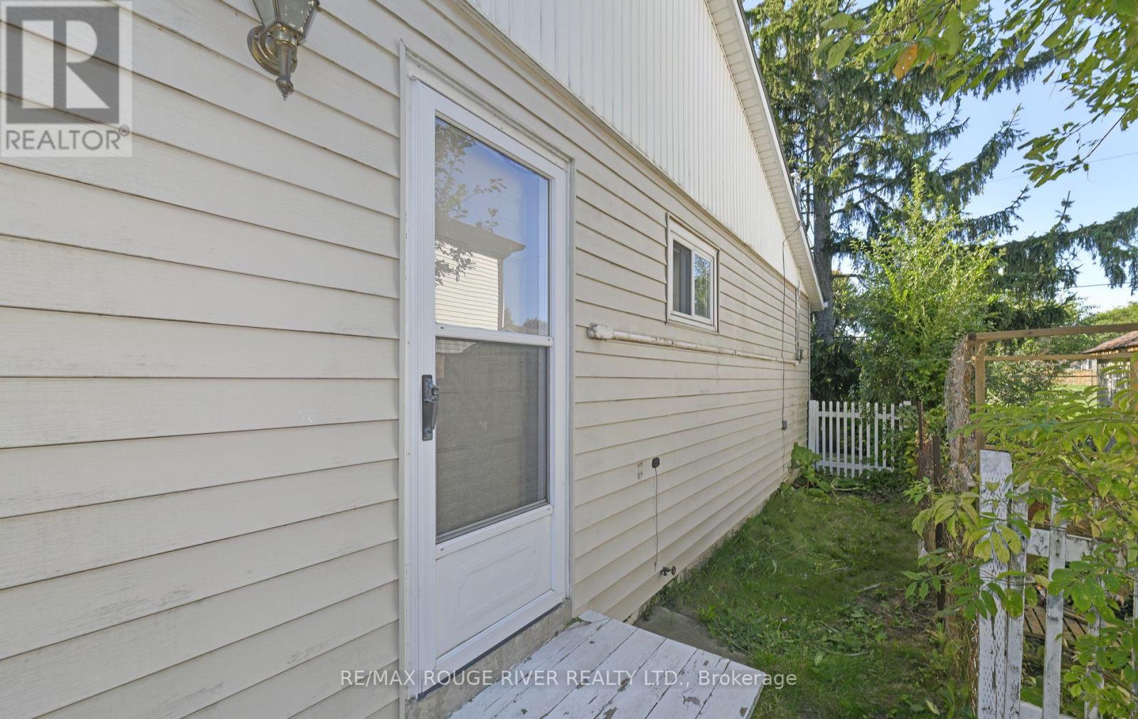 710 Kingfisher Drive, Pickering, Ontario  L1W 1X5 - Photo 23 - E12439489