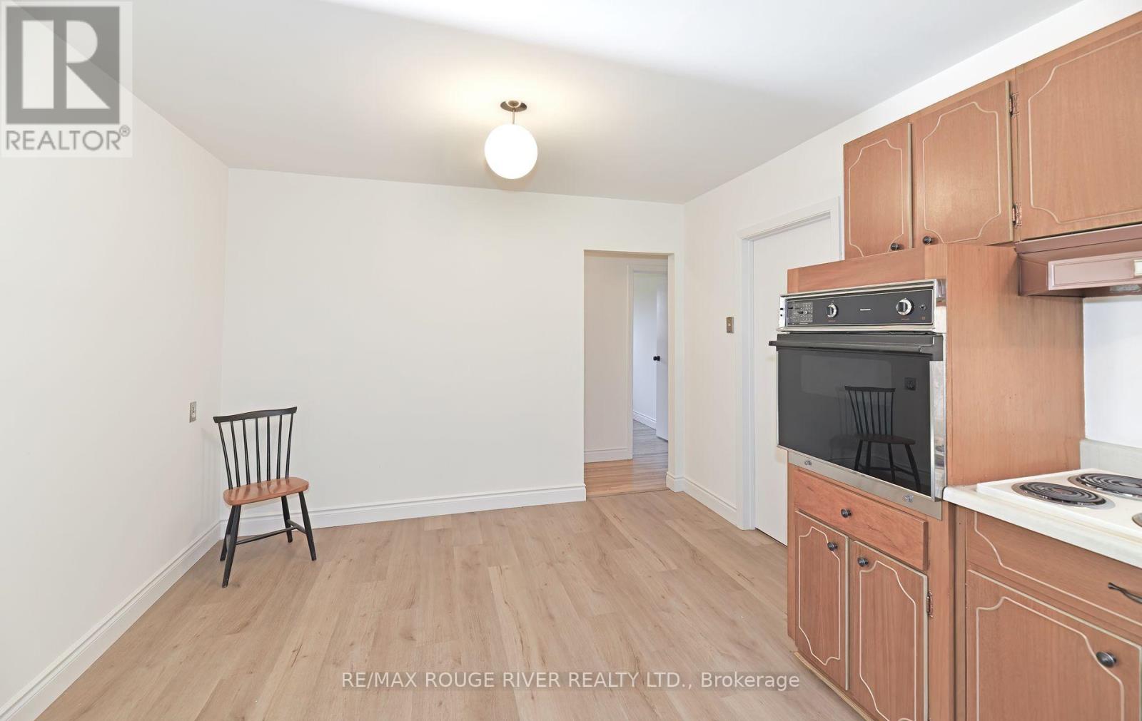 710 Kingfisher Drive, Pickering, Ontario  L1W 1X5 - Photo 7 - E12439489