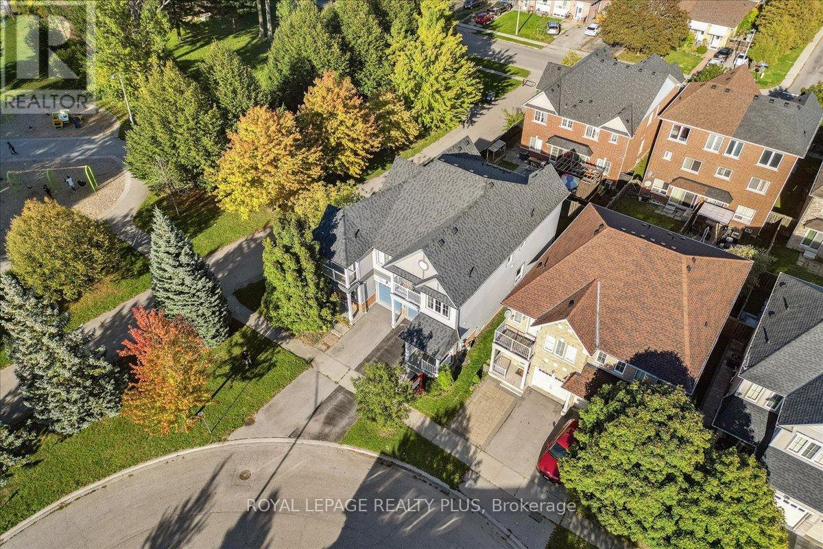 28 Aldonschool Court, Ajax, Ontario  L1S 0C5 - Photo 4 - E12439606