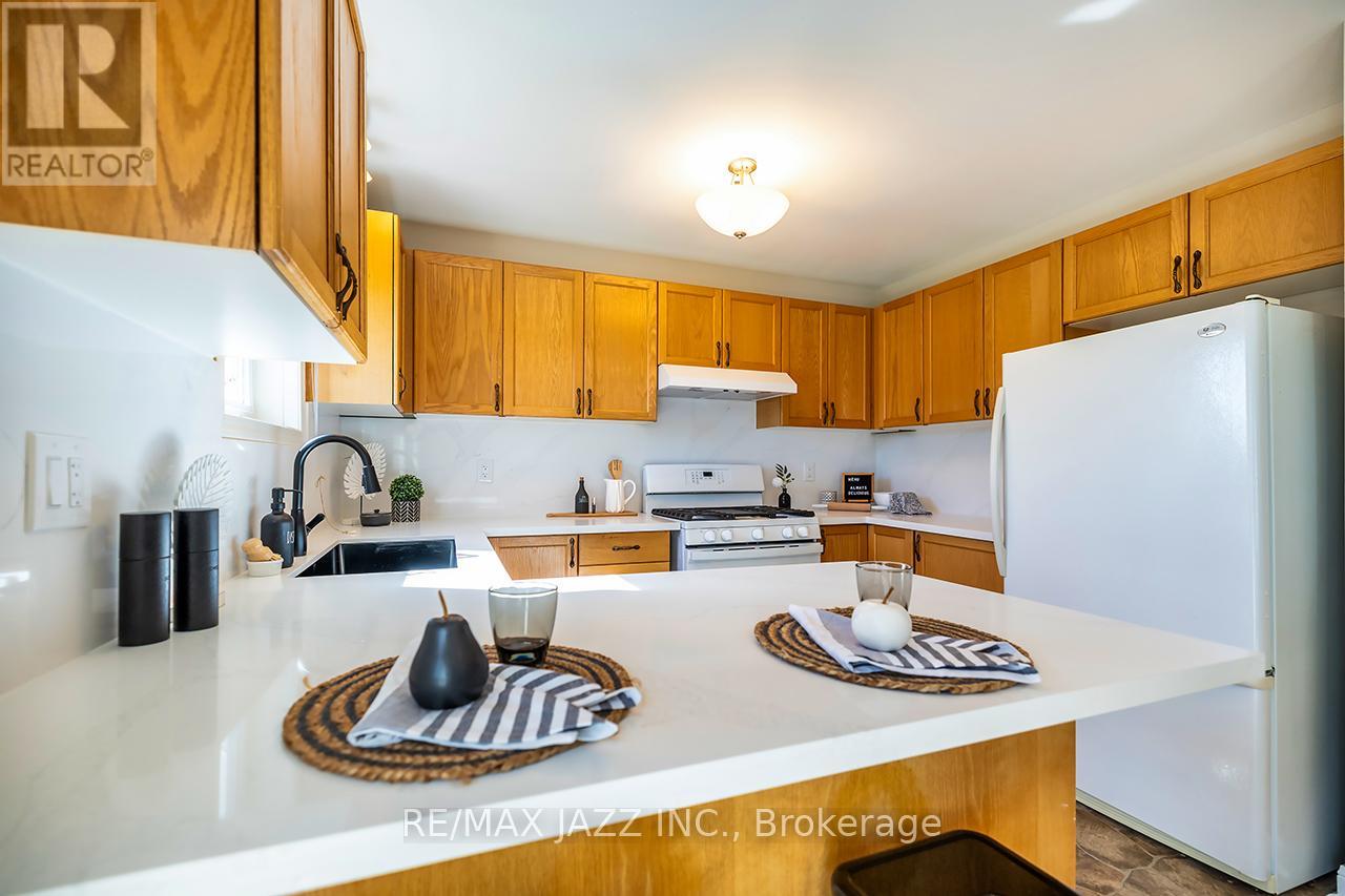 115 Padfield Drive, Clarington, Ontario  L1C 5H6 - Photo 13 - E12439720
