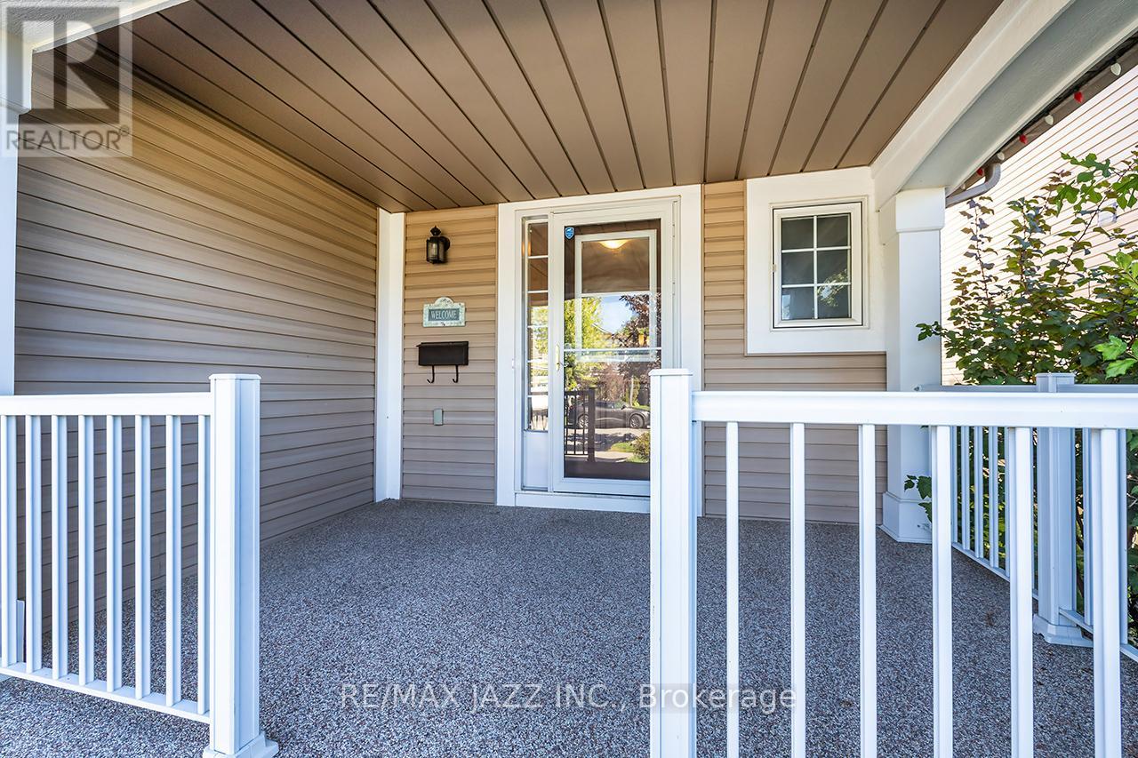 115 Padfield Drive, Clarington, Ontario  L1C 5H6 - Photo 4 - E12439720
