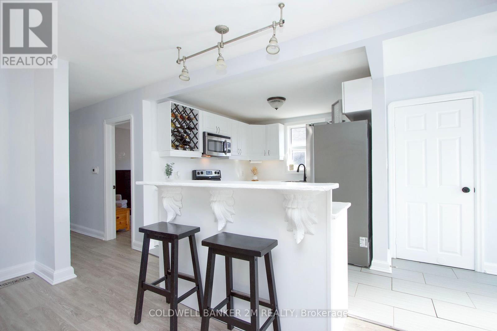 103 Oakes Avenue, Oshawa, Ontario  L1G 6C5 - Photo 4 - E12439722