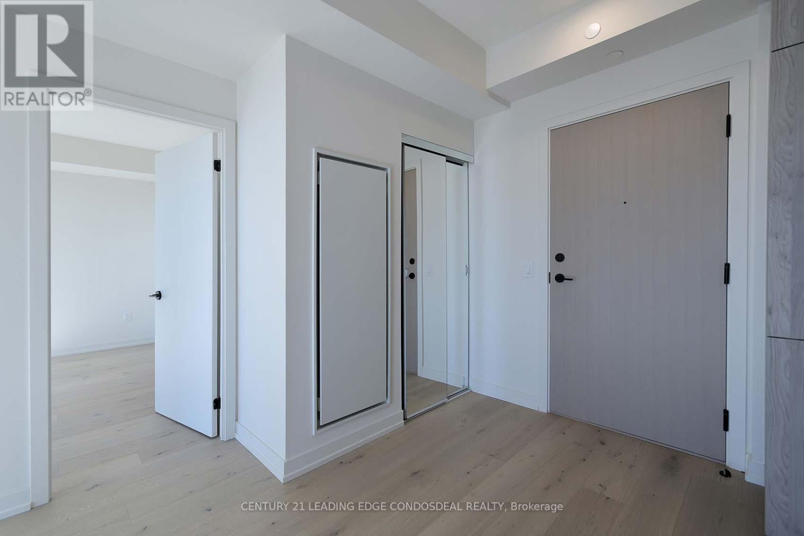 1402 - 181 Sterling Road, Toronto (Dufferin Grove), Ontario  M6R 2B2 - Photo 7 - C12438565