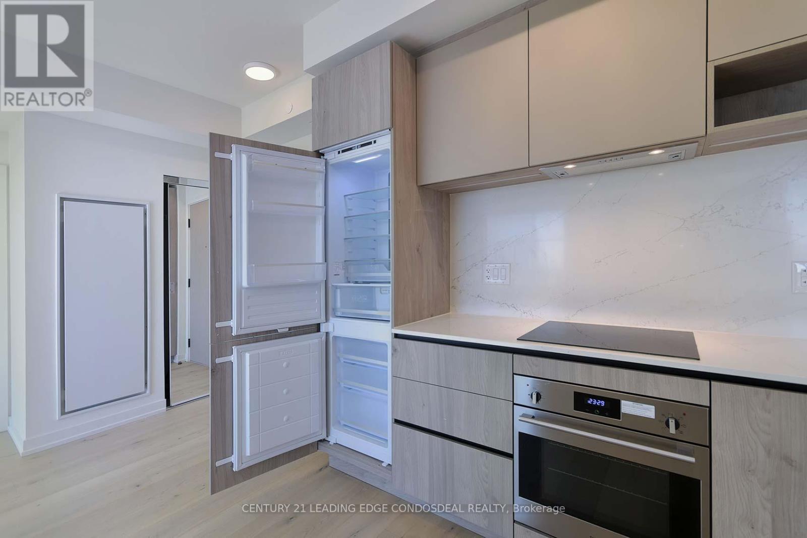 1402 - 181 Sterling Road, Toronto (Dufferin Grove), Ontario  M6R 2B2 - Photo 8 - C12438565