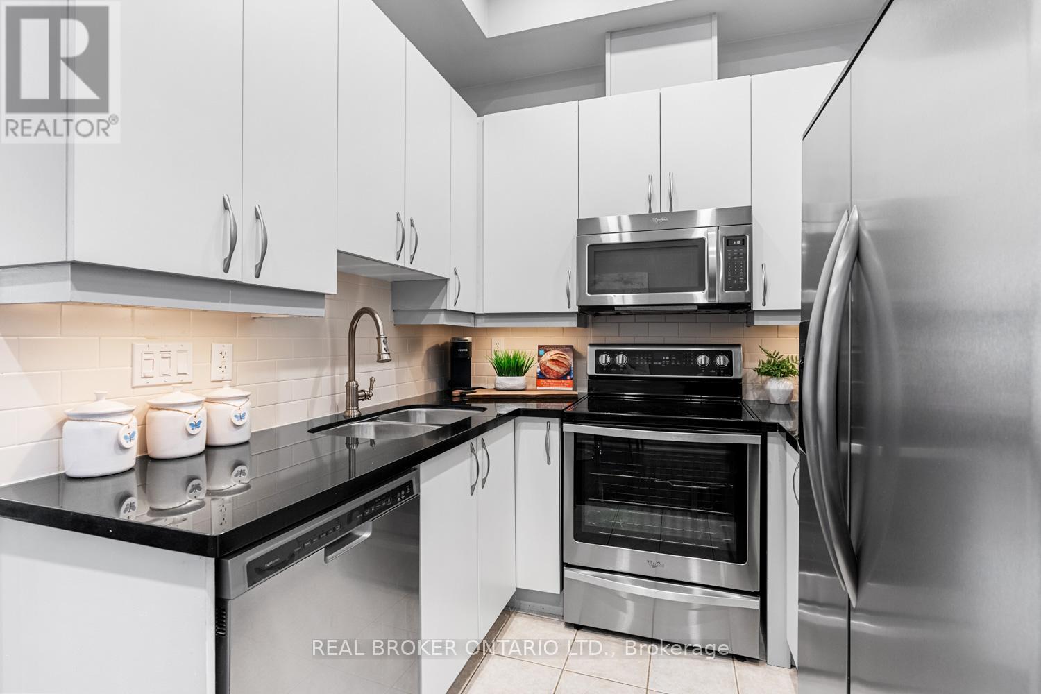 51 St Paul Street, Toronto, Ontario  M5A 3H2 - Photo 6 - C12439540