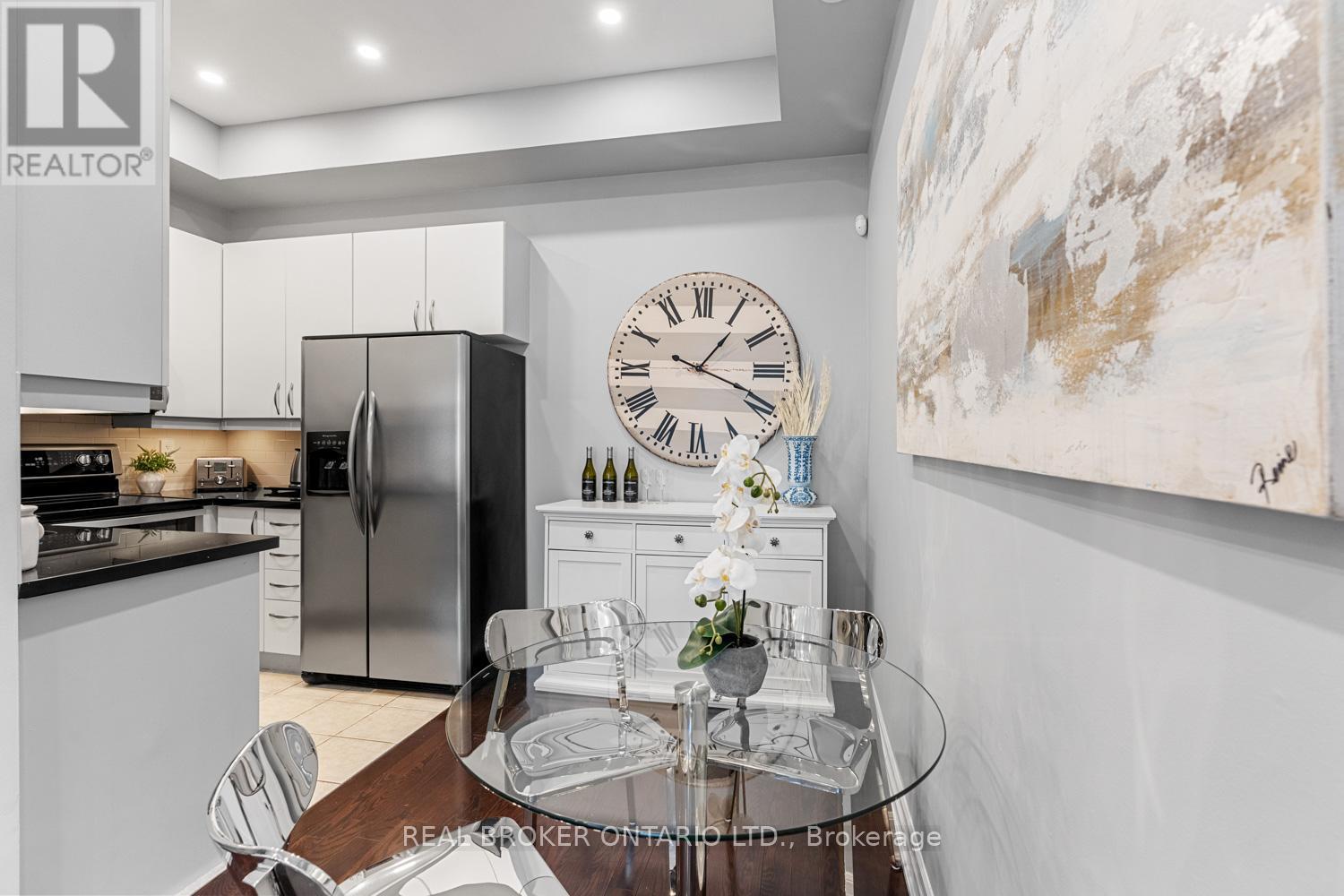 51 St Paul Street, Toronto, Ontario  M5A 3H2 - Photo 5 - C12439540
