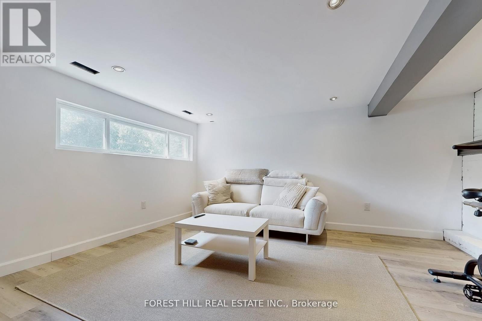 21 Lallien Drive, Bradford West Gwillimbury, Ontario  L0G 1B0 - Photo 21 - N12439491
