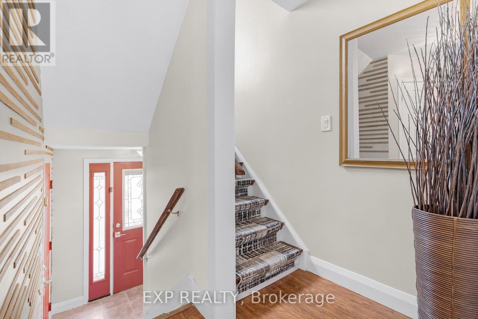 69 Clearmeadow Boulevard, Newmarket, Ontario  L3X 2M6 - Photo 18 - N12439493