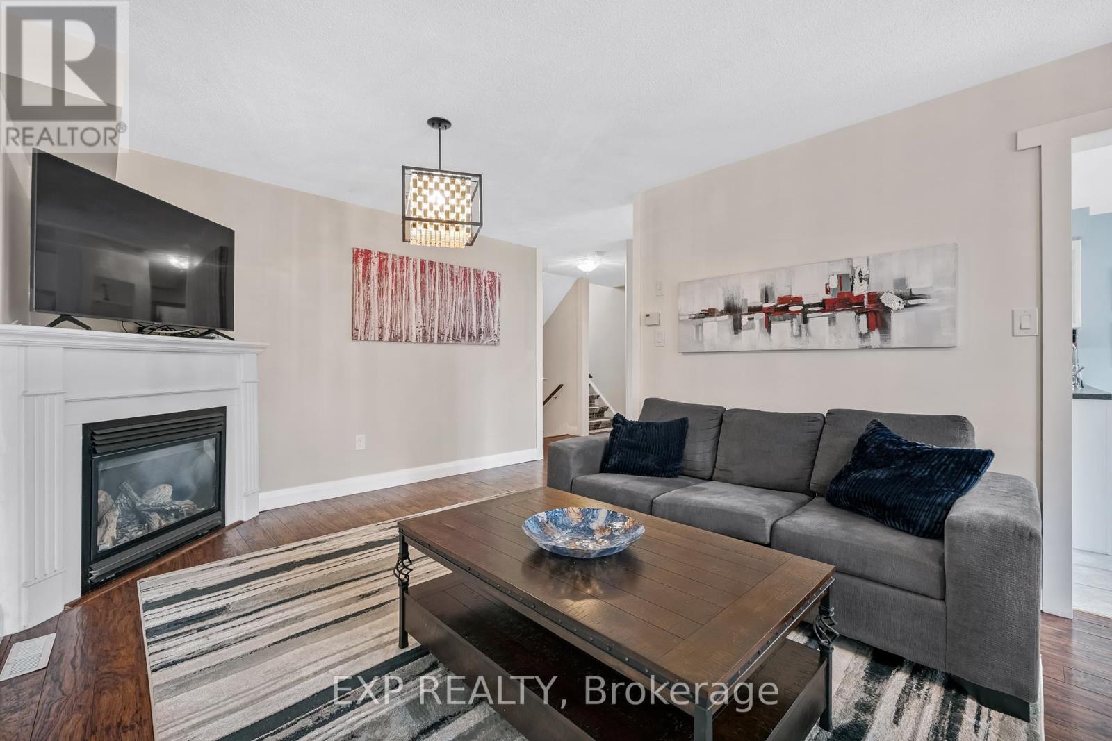 69 Clearmeadow Boulevard, Newmarket, Ontario  L3X 2M6 - Photo 8 - N12439493