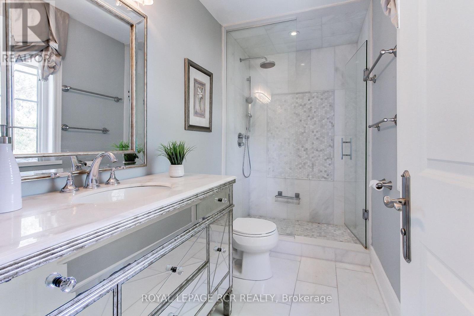 646 Brooker Ridge, Newmarket, Ontario  L3X 1V7 - Photo 38 - N12439520