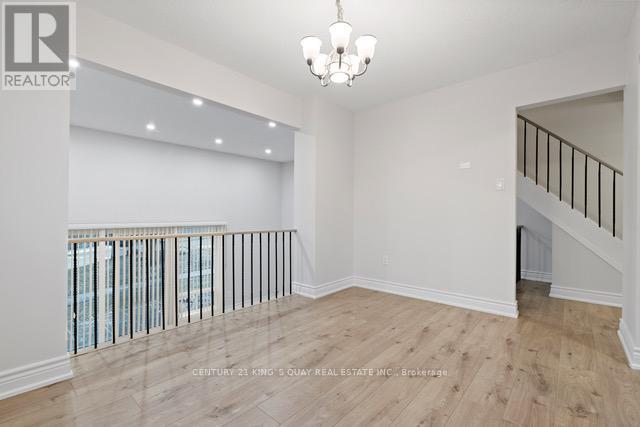 37 New Port Way, Markham, Ontario  L3T 5G3 - Photo 14 - N12439558