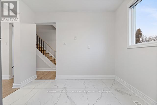 37 New Port Way, Markham, Ontario  L3T 5G3 - Photo 17 - N12439558