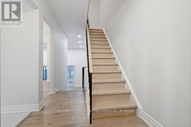 37 New Port Way, Markham, Ontario  L3T 5G3 - Photo 19 - N12439558