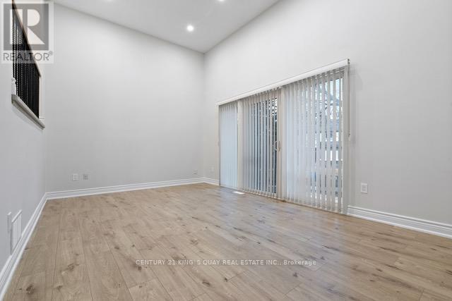 37 New Port Way, Markham, Ontario  L3T 5G3 - Photo 9 - N12439558