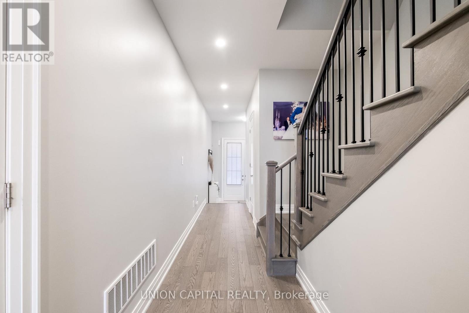307 Silk Twist Drive, East Gwillimbury, Ontario  L9N 0V4 - Photo 12 - N12439658