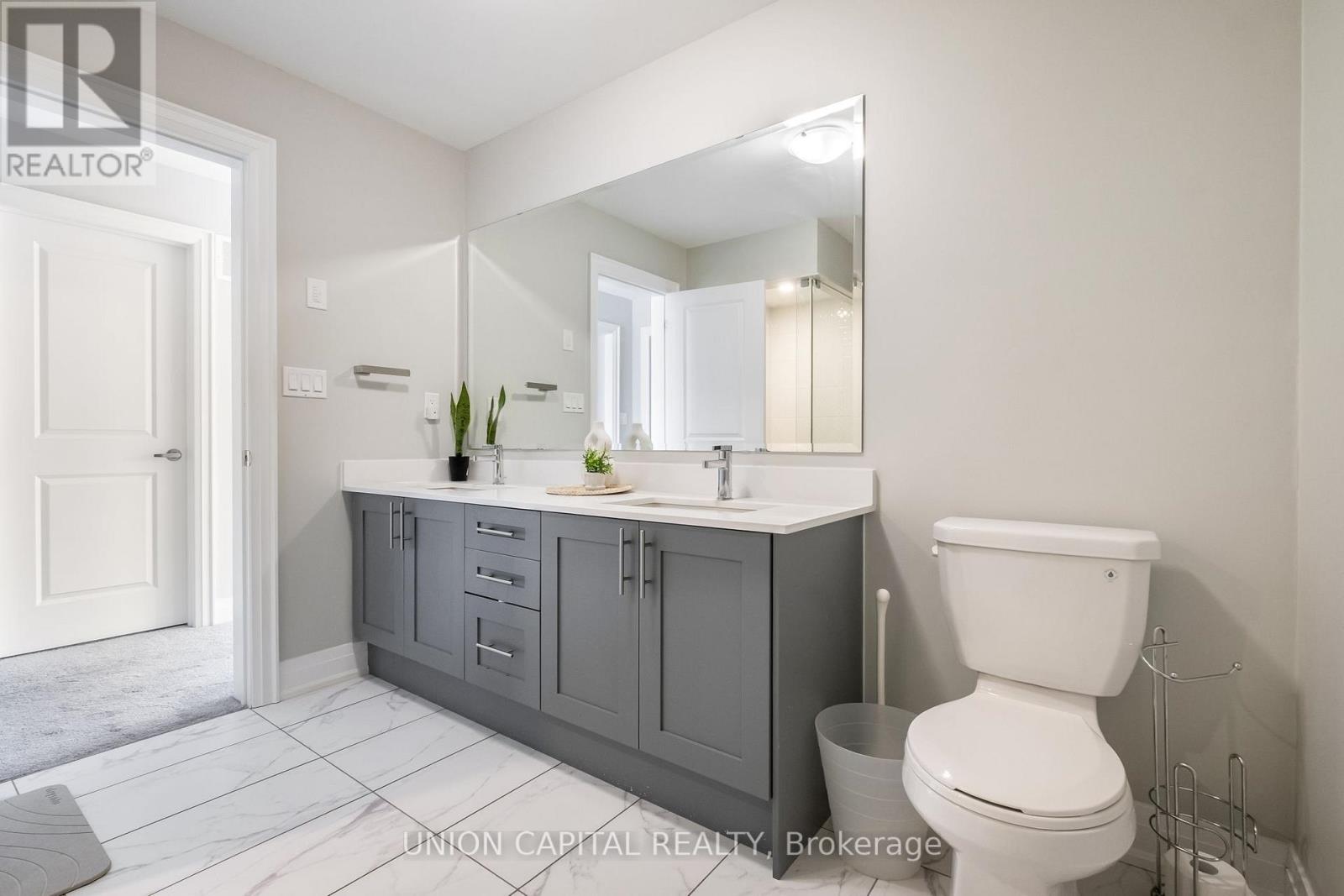 307 Silk Twist Drive, East Gwillimbury, Ontario  L9N 0V4 - Photo 16 - N12439658