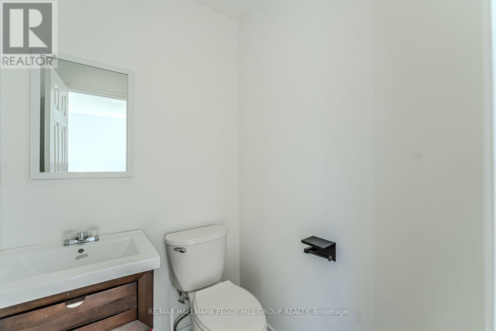Upper - 9 Kestrel Court, Barrie, Ontario  L4M 6P6 - Photo 7 - S12439463