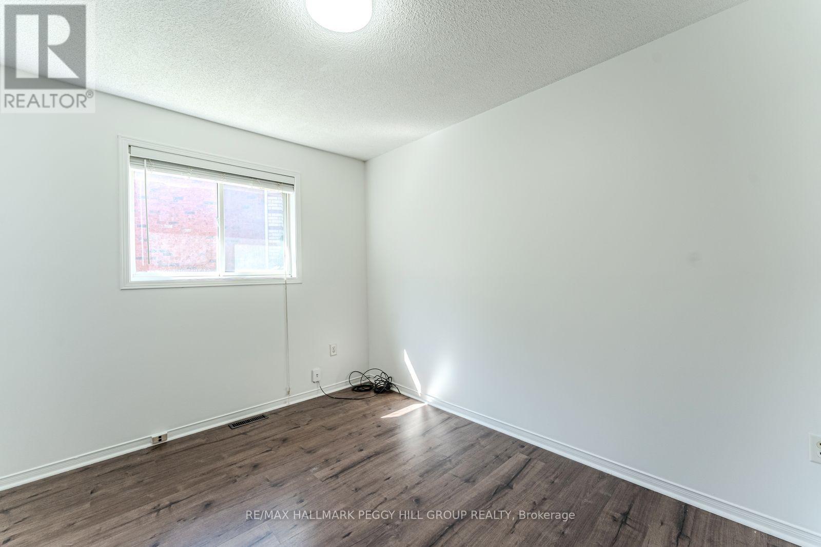 Upper - 9 Kestrel Court, Barrie, Ontario  L4M 6P6 - Photo 8 - S12439463