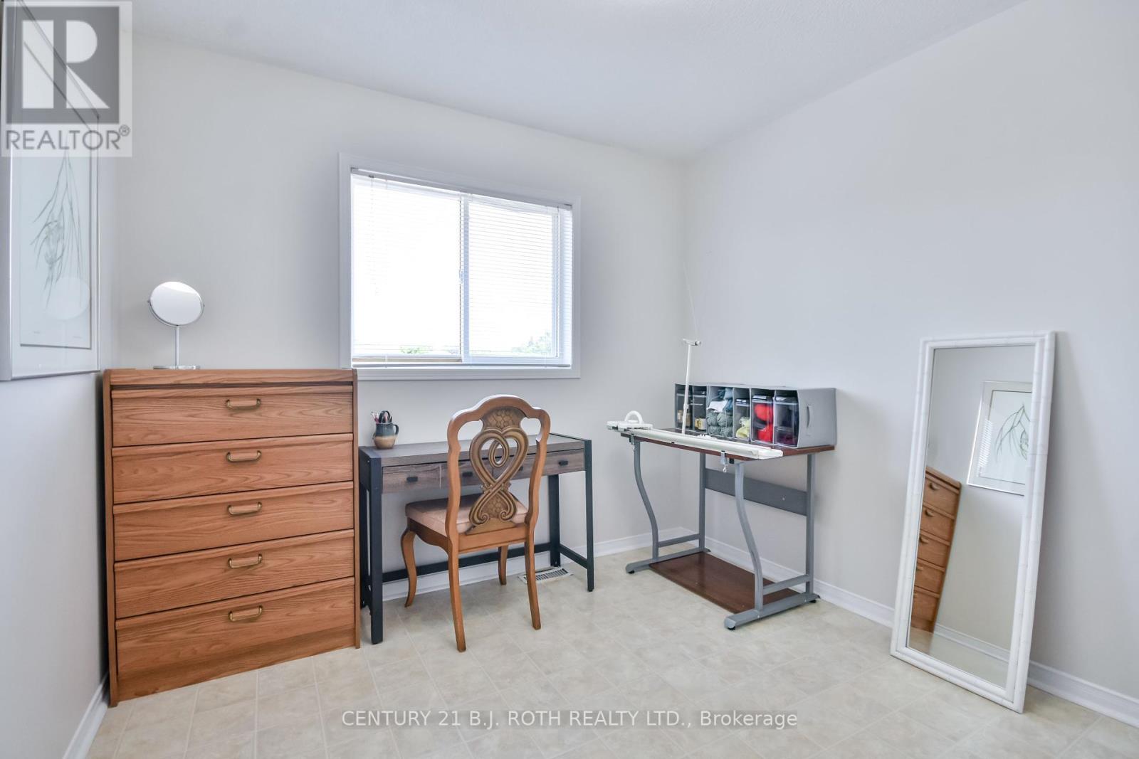 127 Golden Meadow Road, Barrie, Ontario  L4N 8K2 - Photo 11 - S12439594
