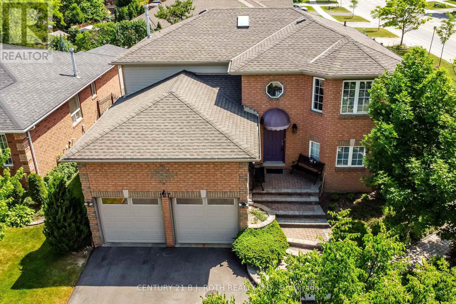 127 Golden Meadow Road, Barrie, Ontario  L4N 8K2 - Photo 3 - S12439594