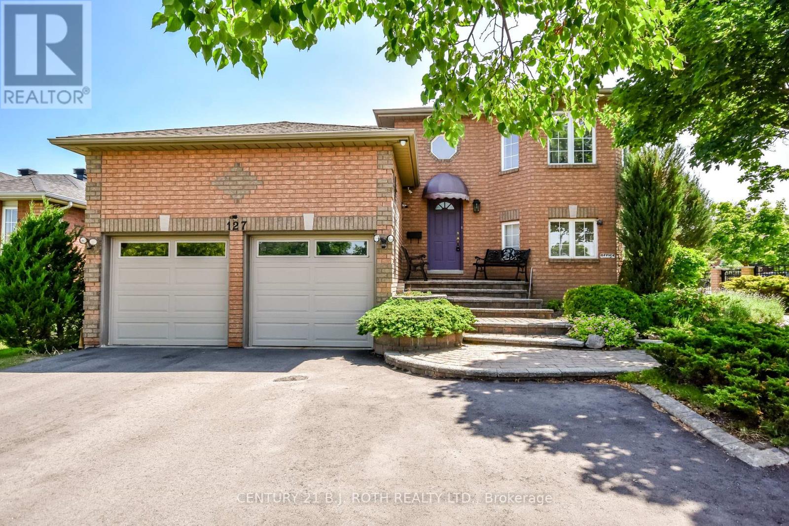 127 Golden Meadow Road, Barrie, Ontario  L4N 8K2 - Photo 4 - S12439594