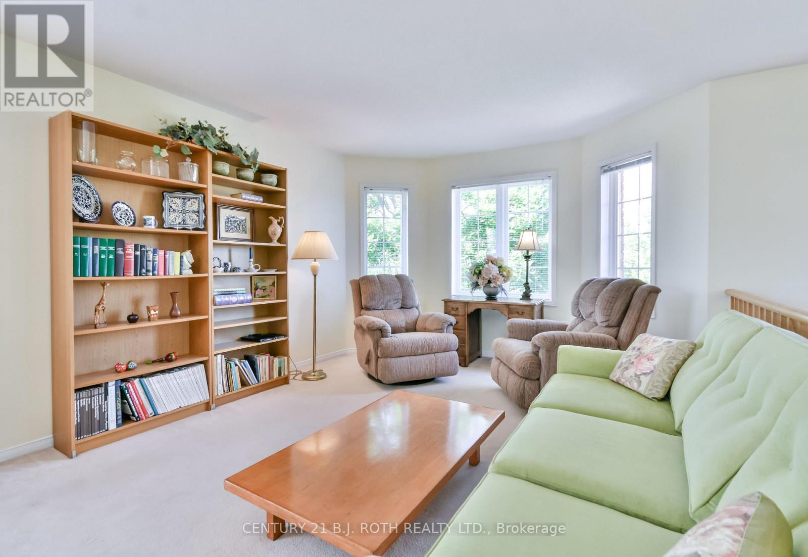 127 Golden Meadow Road, Barrie, Ontario  L4N 8K2 - Photo 6 - S12439594