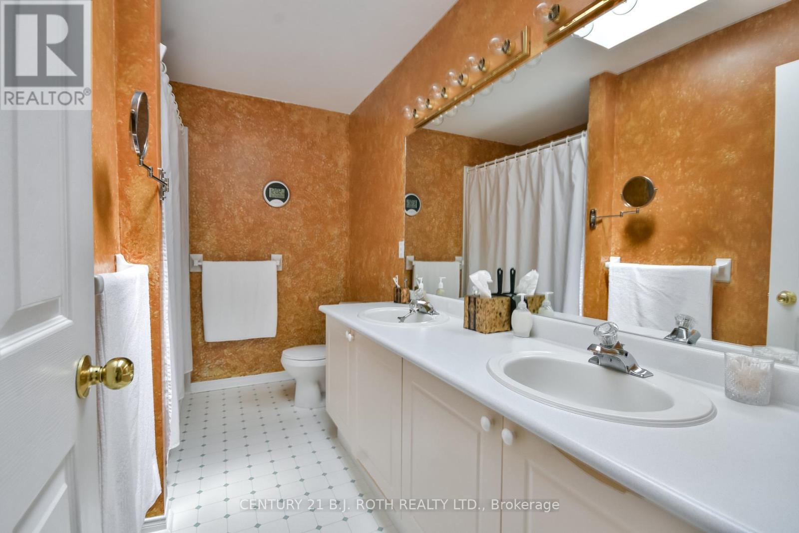 127 Golden Meadow Road, Barrie, Ontario  L4N 8K2 - Photo 9 - S12439594