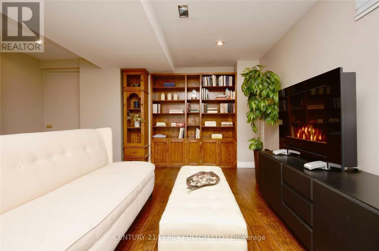 Bsmt - 251 Livingstone Street W, Barrie, Ontario  L4N 6Z4 - Photo 8 - S12439627