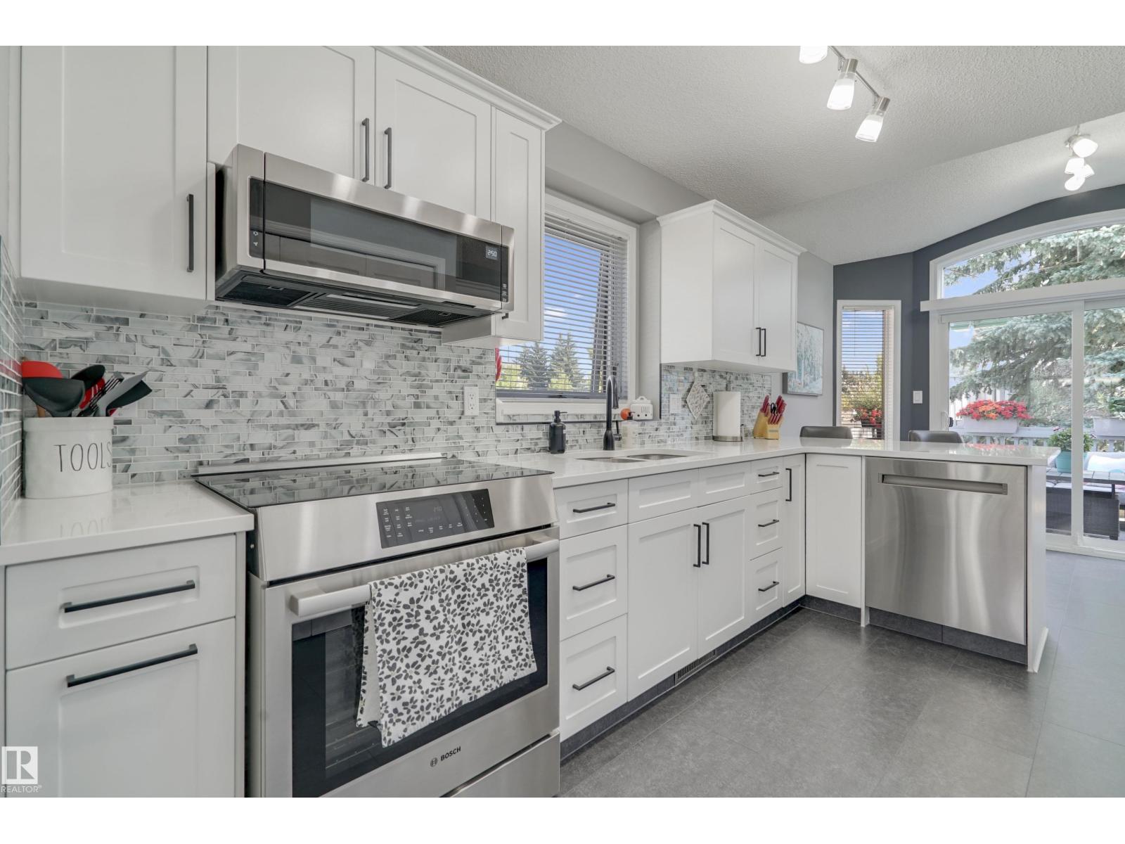 1038 Carter Crest Rd Nw, Edmonton, Alberta  T6R 2K2 - Photo 2 - E4460382