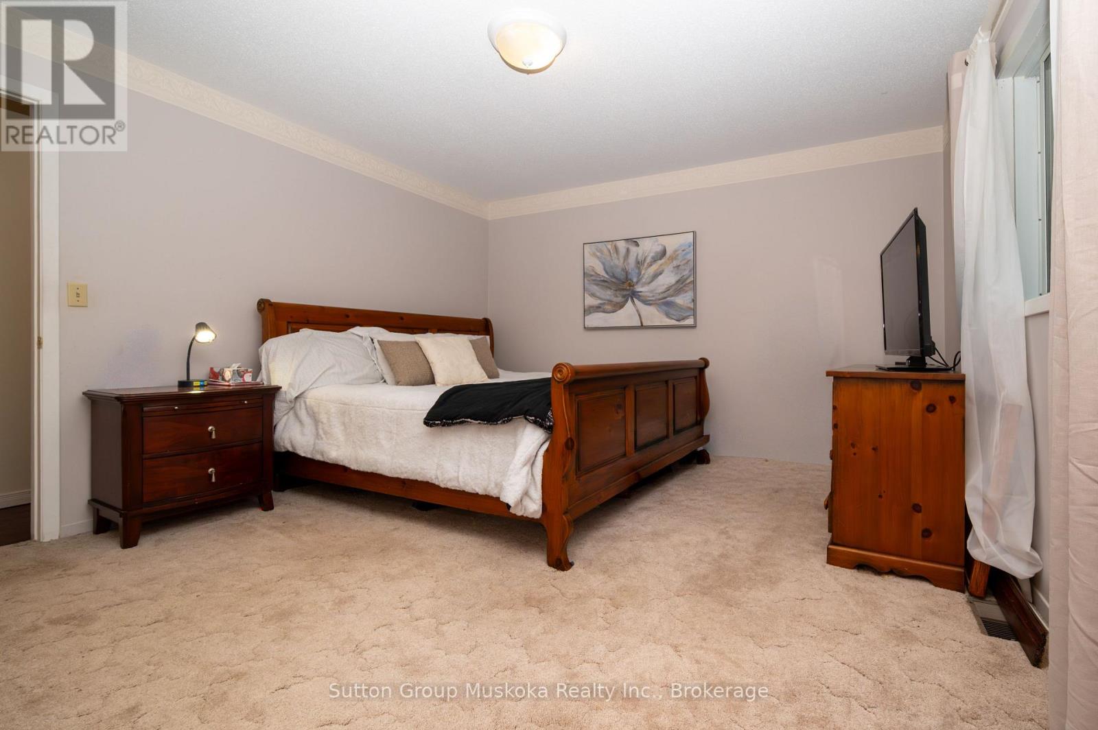 7 Glenwood Drive, Huntsville, Ontario  P1H 1B8 - Photo 15 - X12439363