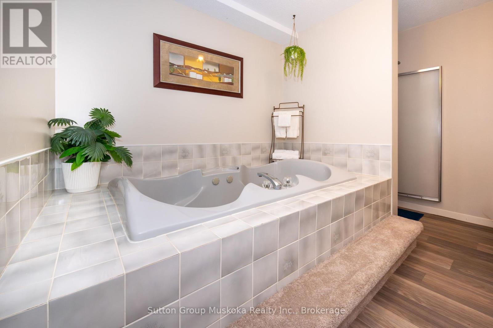 7 Glenwood Drive, Huntsville, Ontario  P1H 1B8 - Photo 28 - X12439363