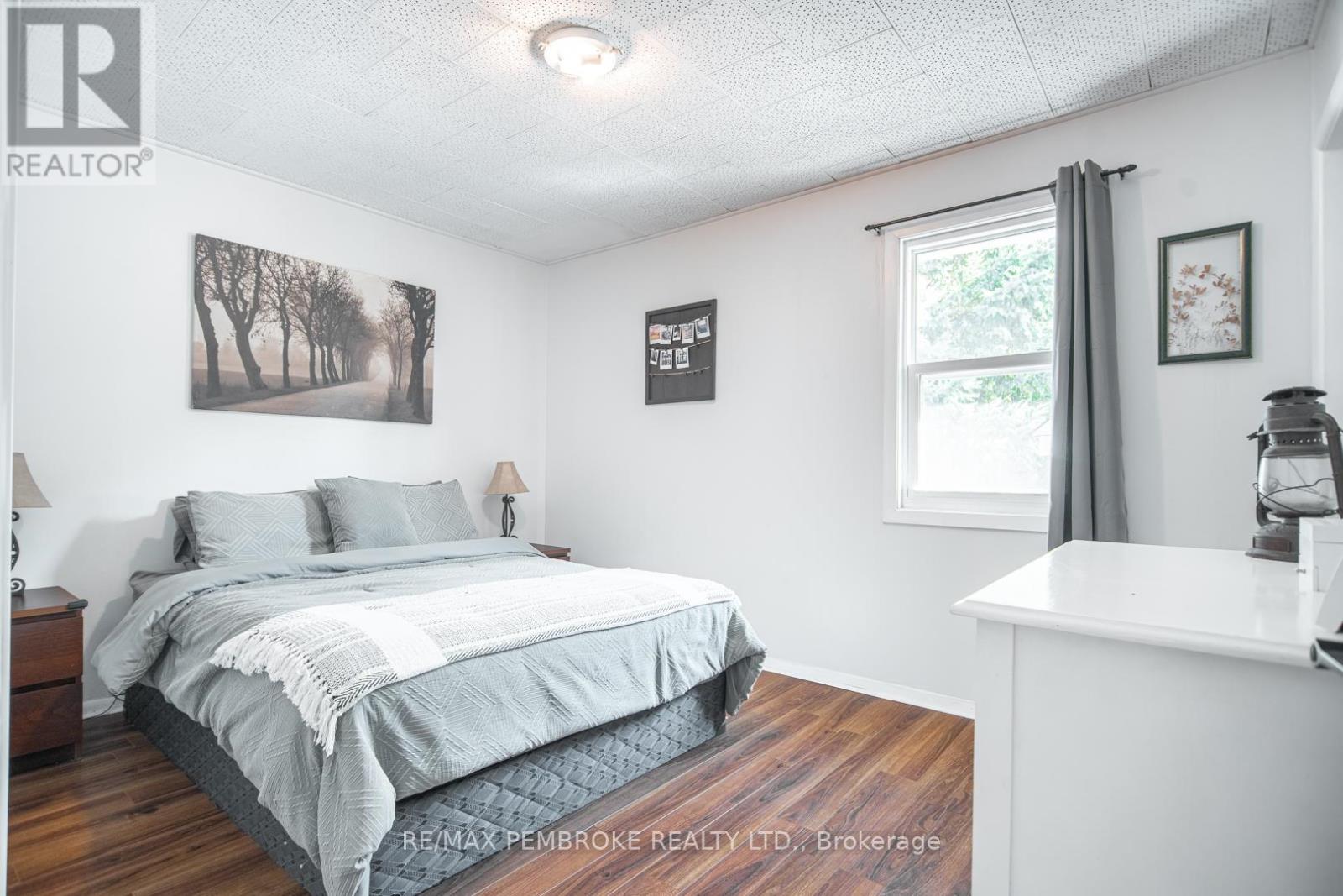 587 Moffat Street, Pembroke, Ontario  K8A 3Y2 - Photo 10 - X12439743