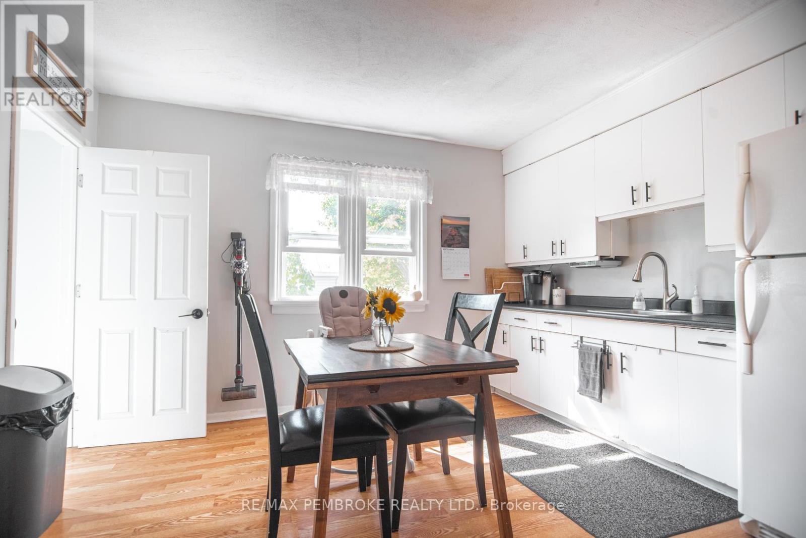 587 Moffat Street, Pembroke, Ontario  K8A 3Y2 - Photo 13 - X12439743