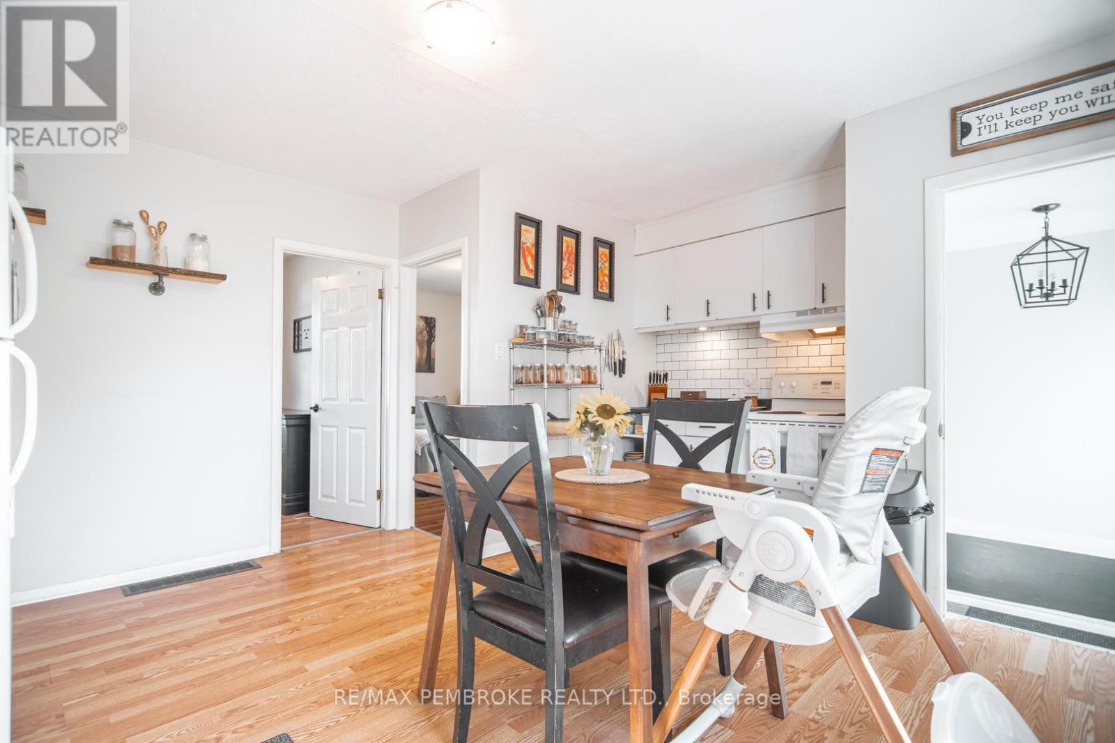 587 Moffat Street, Pembroke, Ontario  K8A 3Y2 - Photo 15 - X12439743