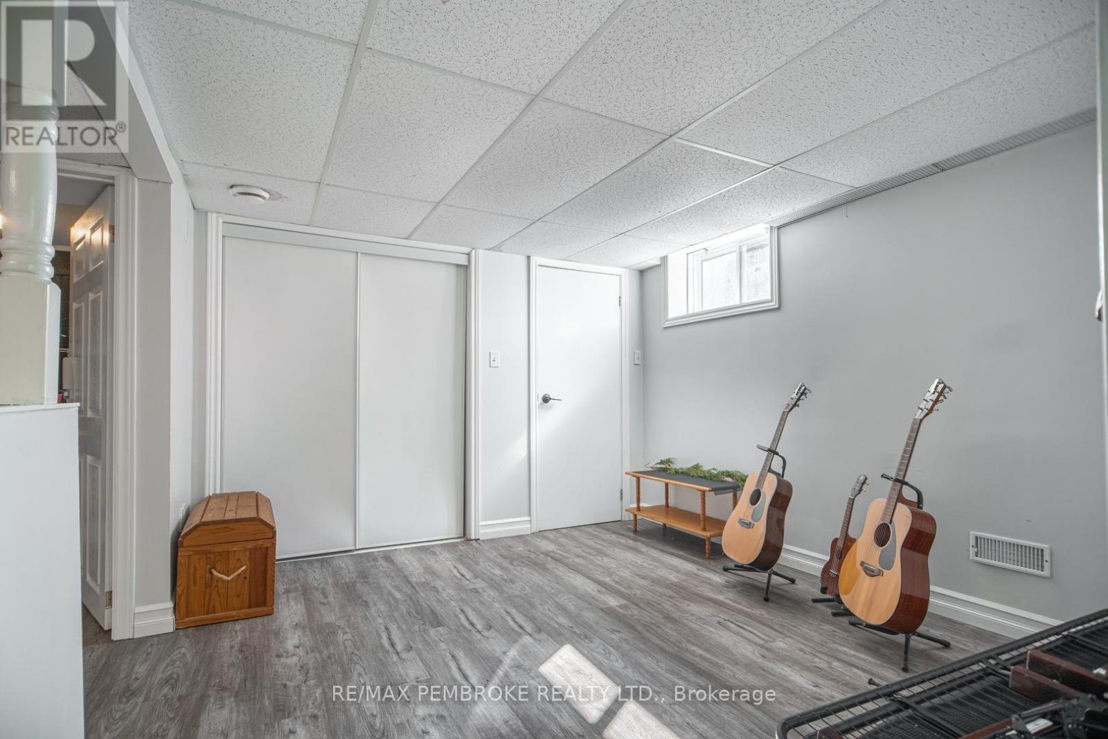 587 Moffat Street, Pembroke, Ontario  K8A 3Y2 - Photo 19 - X12439743