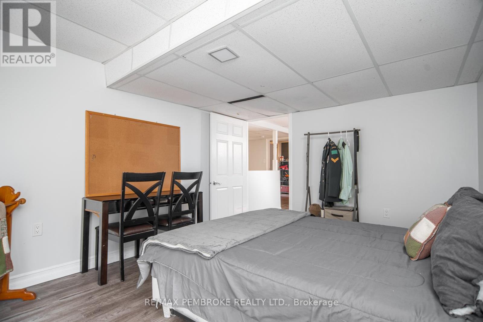 587 Moffat Street, Pembroke, Ontario  K8A 3Y2 - Photo 21 - X12439743